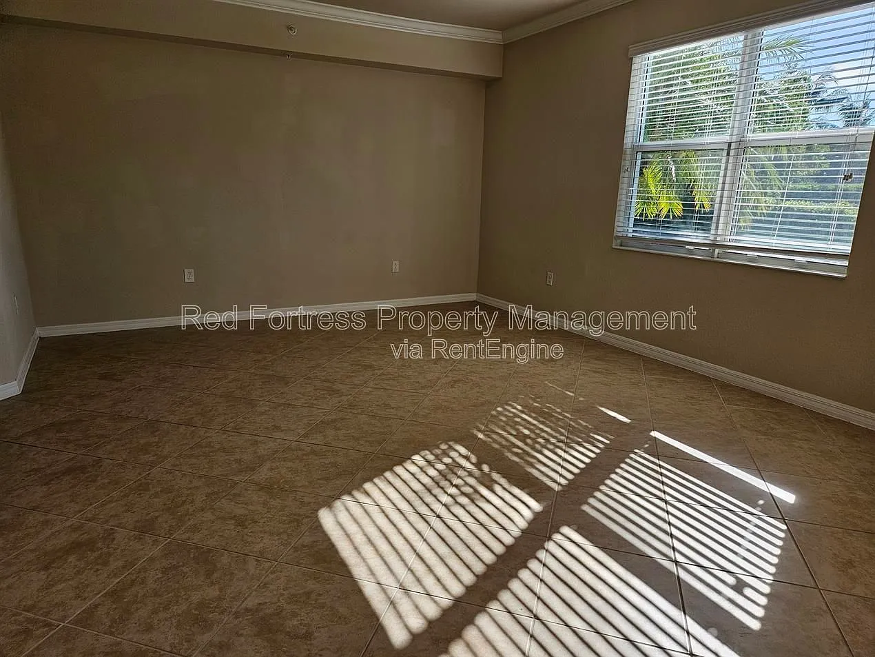 3 bed, 2.0 bath, 1752 sqft, $2,300 — Photo 4