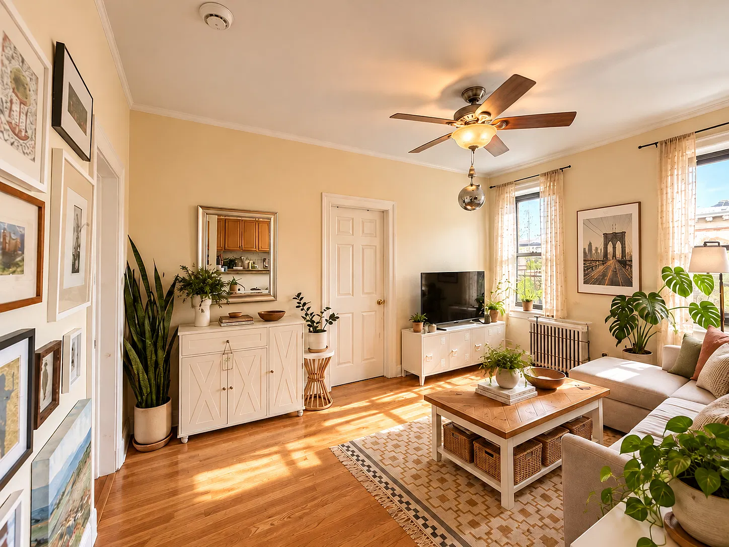 2060 Gates Avenue — Photo 4