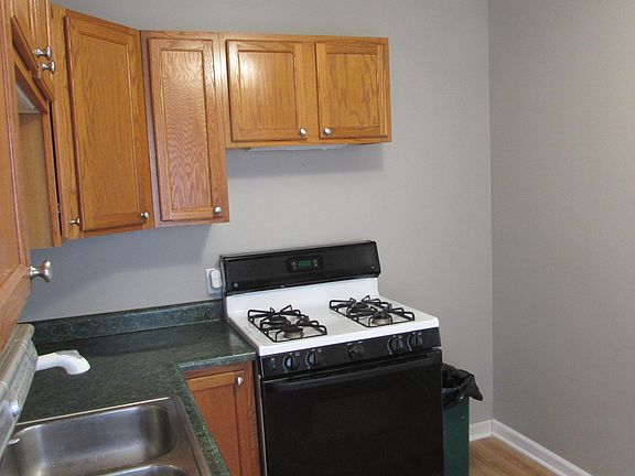 5th image of 1117 E Alcott St