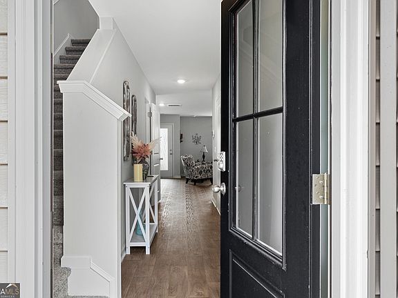 3rd image of 184 Coneflower Rd