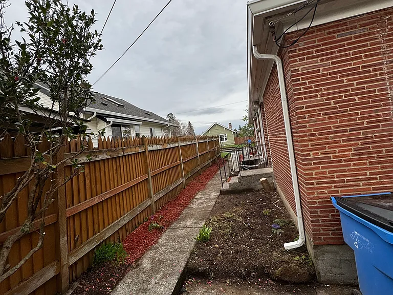 3910 NW Franklin St #B — Photo 13