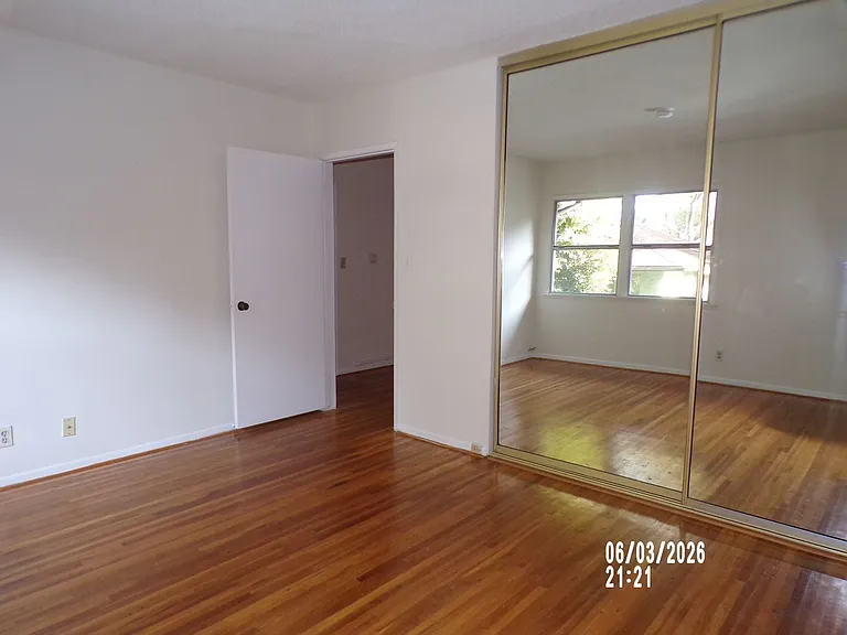 5832 Bowcroft St #4 — Photo 13