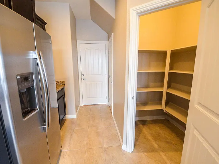 9422 Sand Tiger Ave — Photo 10