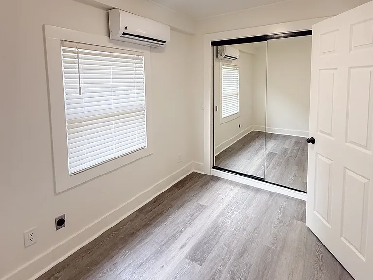 113 N Ivy Ave #1 — Photo 6