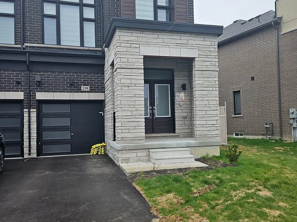159 Haldimand Cres