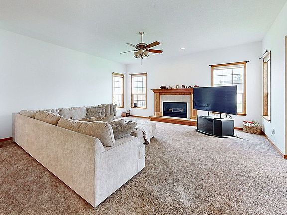 5th image of 4312 Woodsonia Ct NW