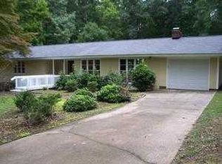 2404 Overbrook Ln, Sanford, NC 27330