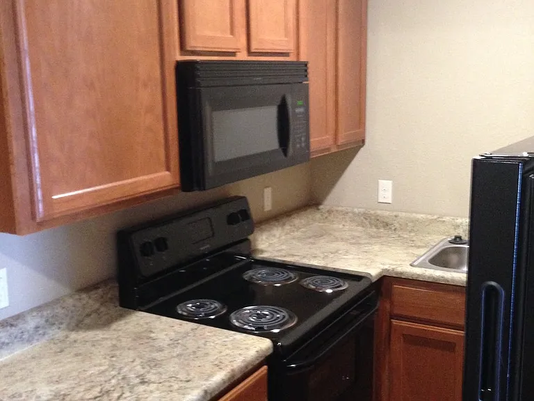 2719 N I St — Photo 1