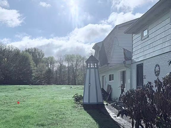 2nd image of 7588 Hurlbert Rd