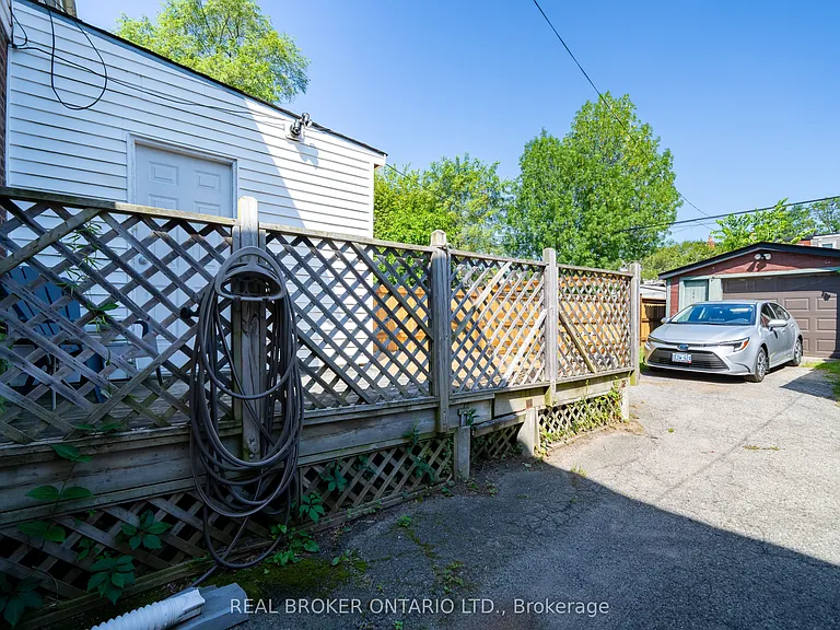 542 Glebeholme Blvd #MAIN — Photo 34