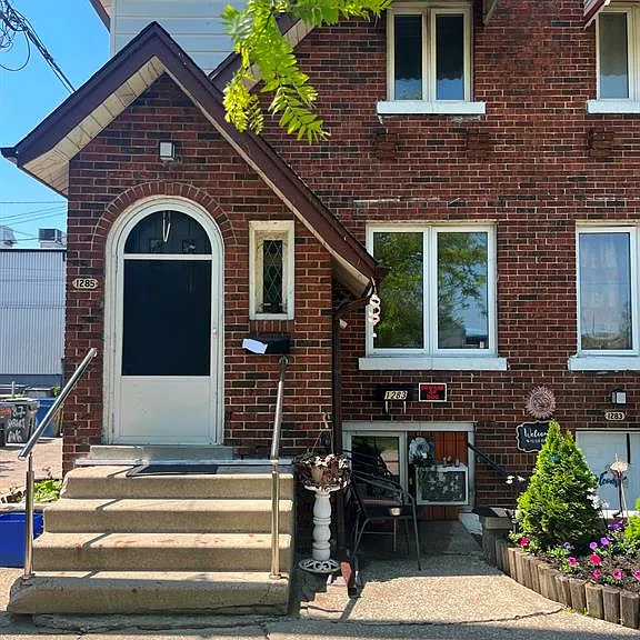 1285 Parent Ave — Photo 2
