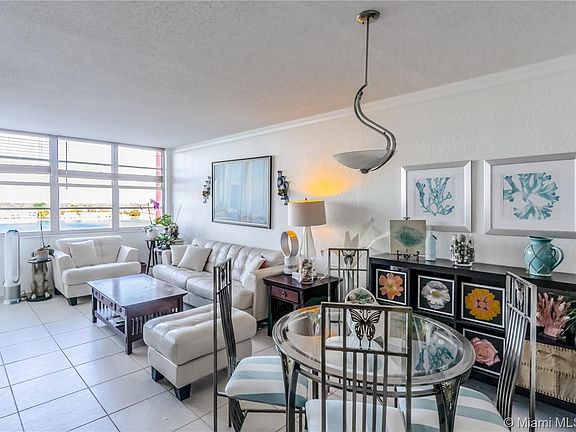 4th image of 1301 Miami Gardens Dr APT 714W