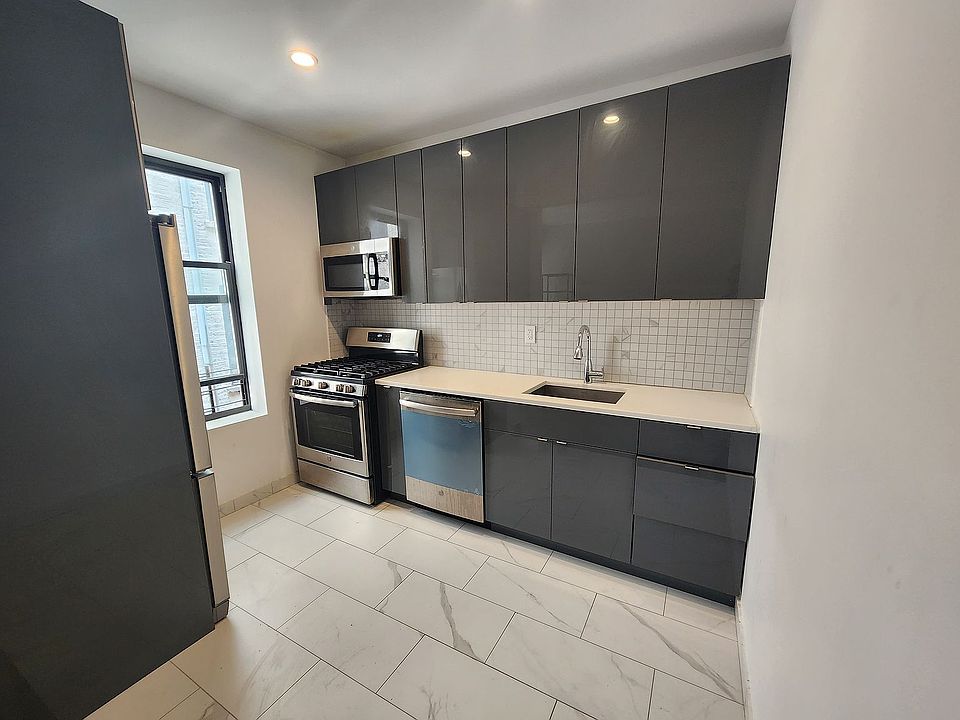 1st image of 3661 Broadway #44