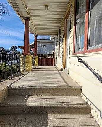 3rd image of 1754 Highland Ave