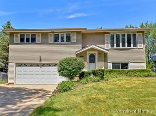 1532 Jobe Ave, St Charles, IL 60174