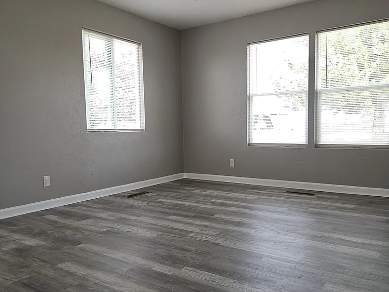 626 S Horton St — Photo 5