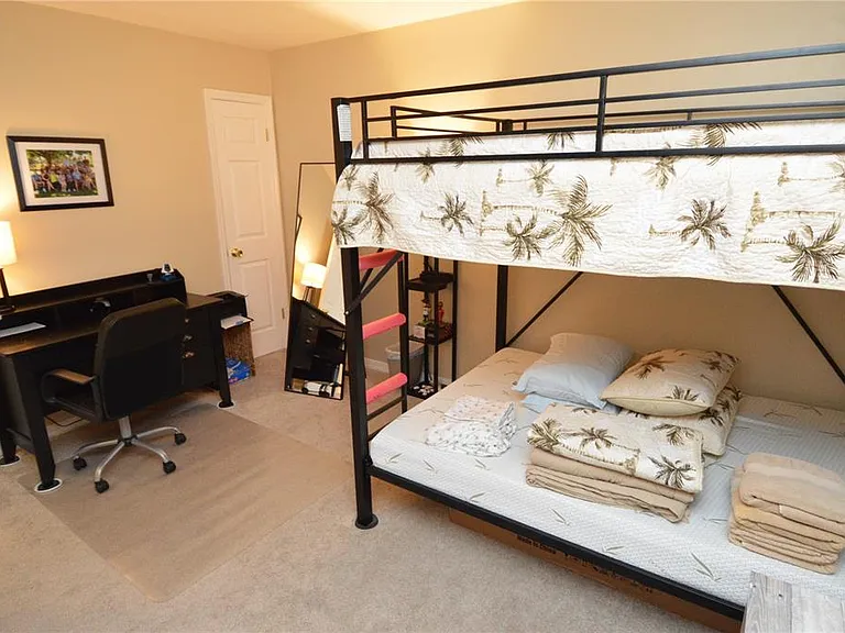 121 Seahorse Dr SE #C — Photo 38