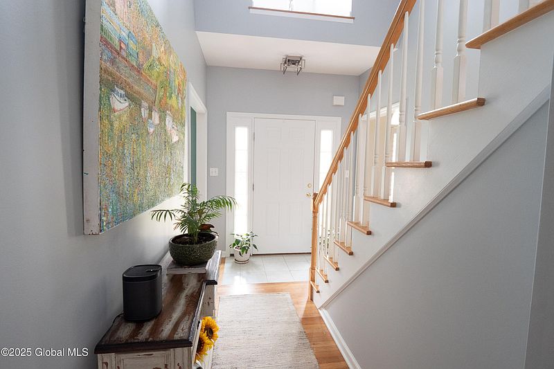 3rd image of 32 Sherwood Trail