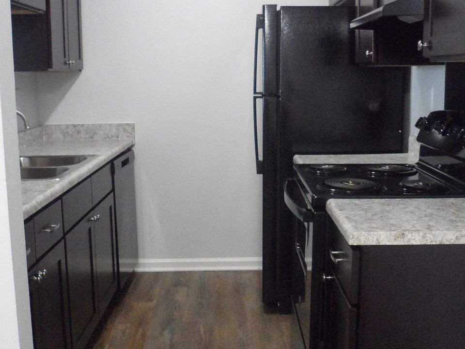 1st image of 21 Pebble Point Ct #21