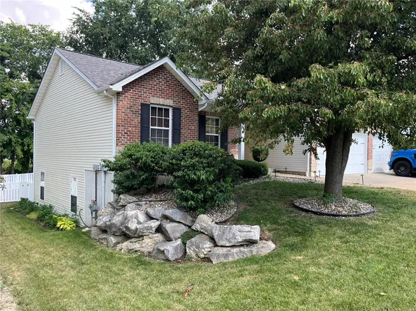 10 Sheffield Dr, Troy, MO 63379