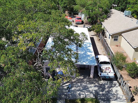 2nd image of 909 Pacific Ave SW