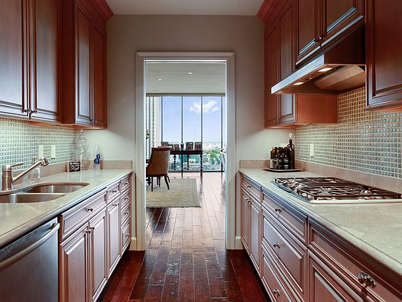 4th image of 3 Poydras St #8E