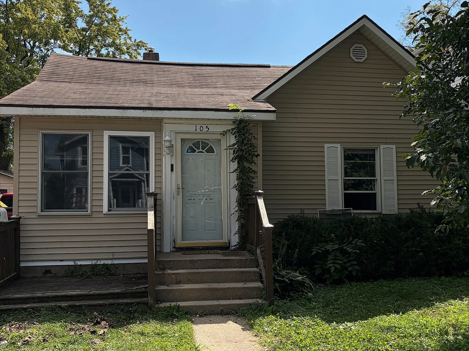 2 bed, 821 sqft, $1,348 — Photo 1
