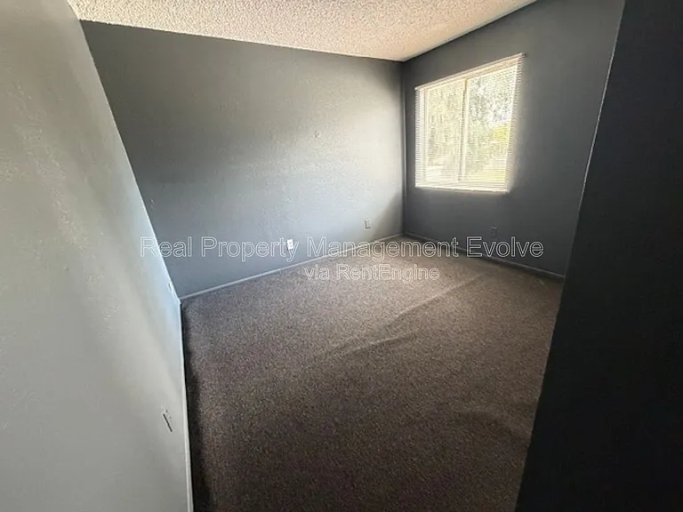 2689 W Ocotillo Rd — Photo 20