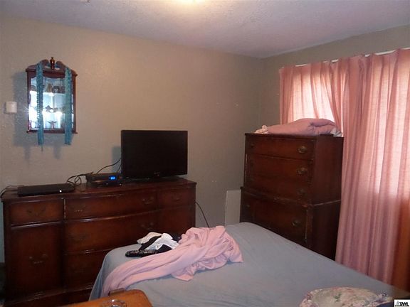 3rd image of 2837 SE Massachusetts Ave