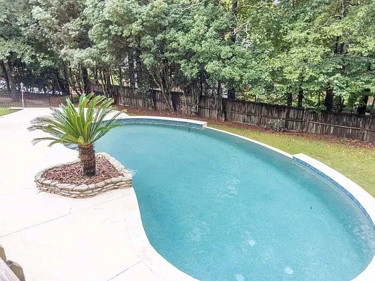 809 Houndslake Dr — Photo 5