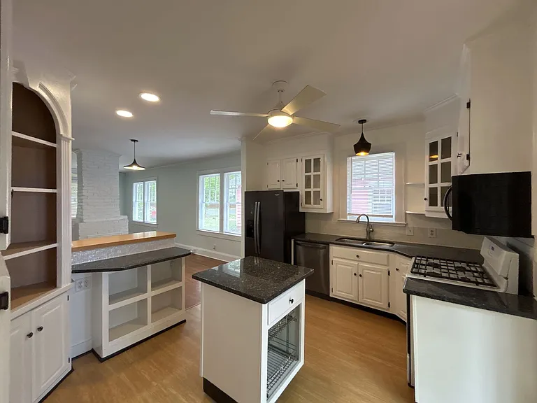 215 S Summit Ave — Photo 8