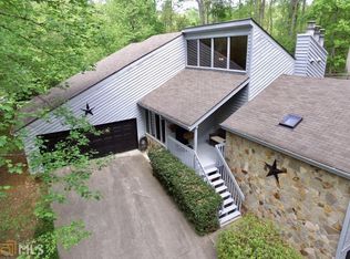 622 Friendship Ct, Powder Springs, GA 30127