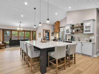 3906 South Woodhill COURT, New Berlin, WI, 53151