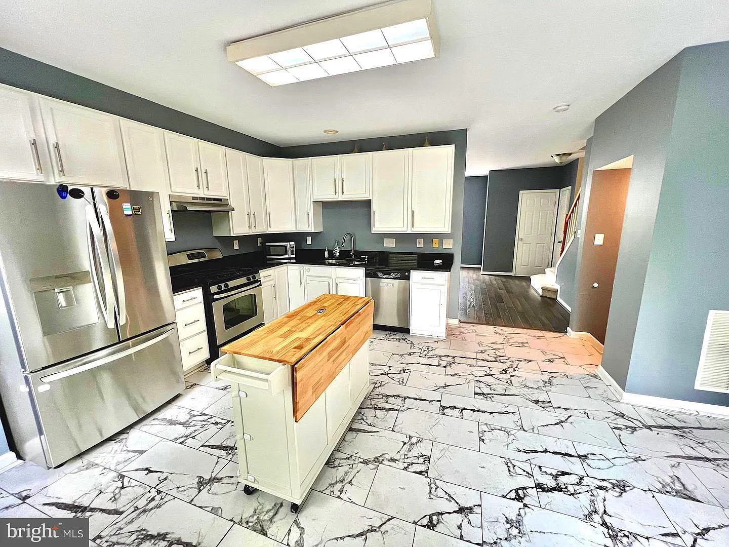 3 bed, 1679 sqft, $2,800 — Photo 1