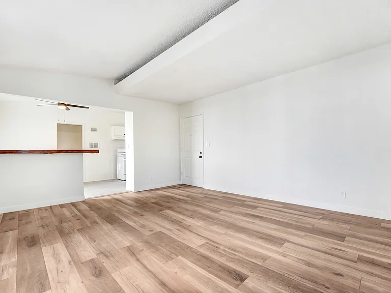 12058 Culver Blvd — Photo 2