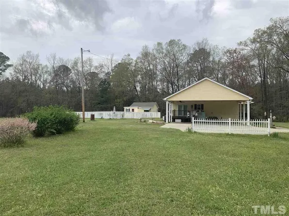 2850 Titan Roberts Rd, Erwin, NC 28339