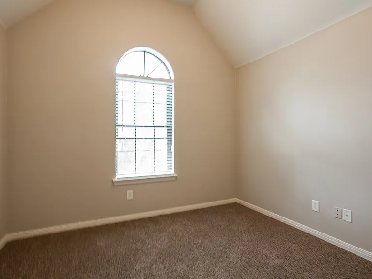 501 W Hunters Ln — Photo 13