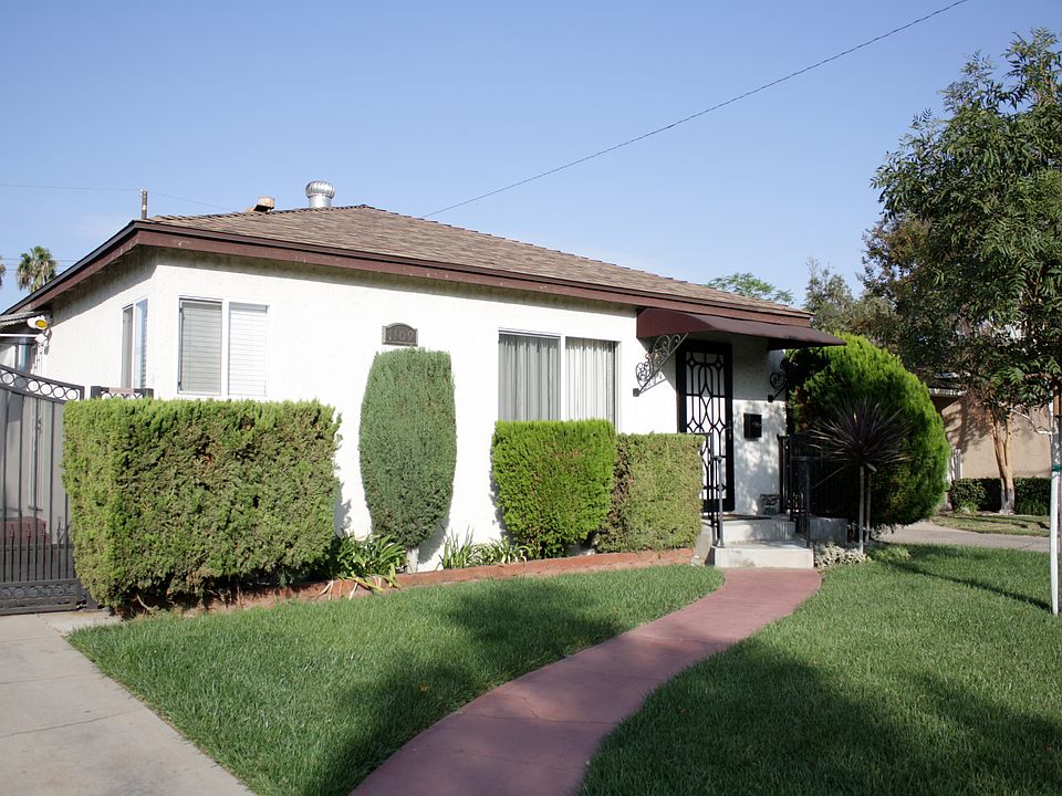 1st image of 1109 N Griffith Park Dr