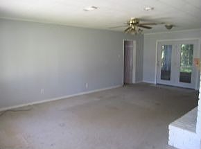 2nd image of 209 Joyce St