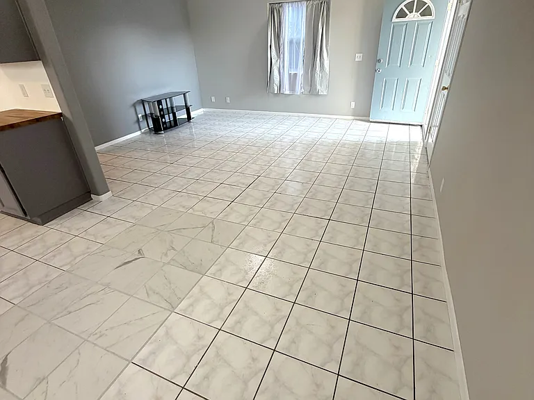 1503 W Adams Blvd — Photo 5