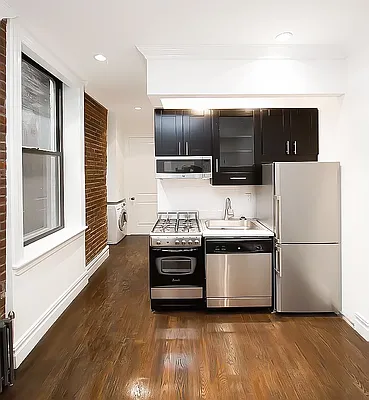 Rented by Avenues Real Estate | media 22