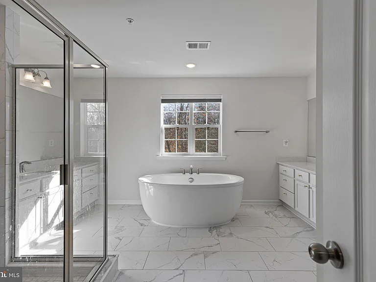16414 Tortola Dr — Photo 10