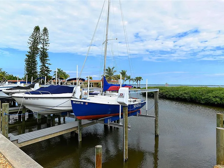 4780 Gulf Of Mexico Dr #5 — Photo 34