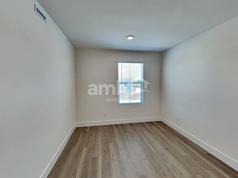 8141 Braavos Peninsula Ave — Photo 16