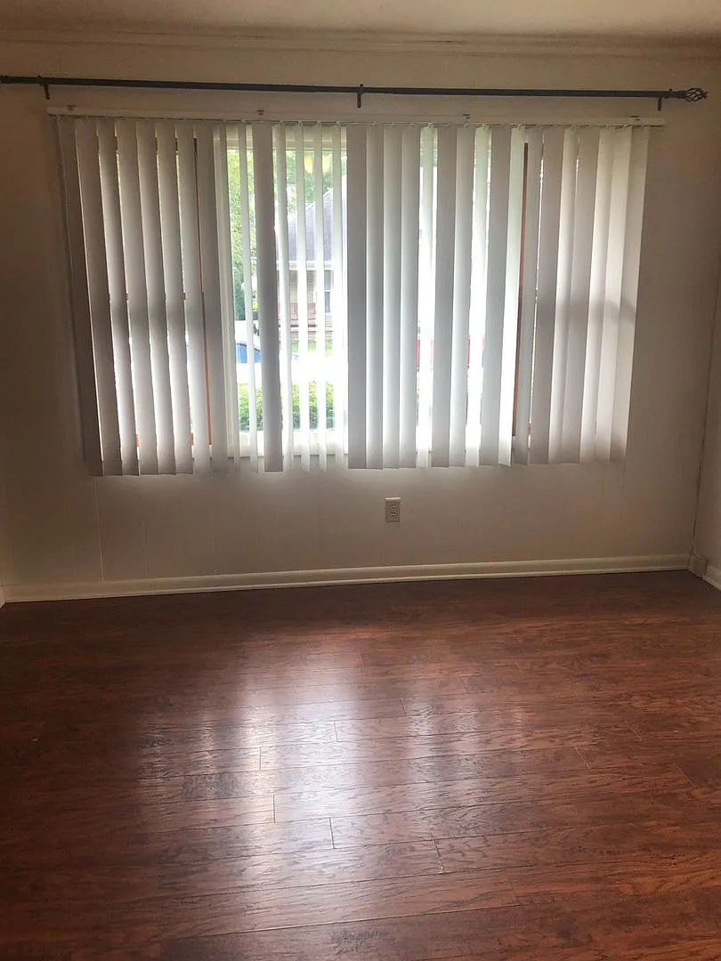 615 S Lincoln St — Photo 3