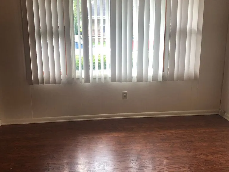 615 S Lincoln St — Photo 3