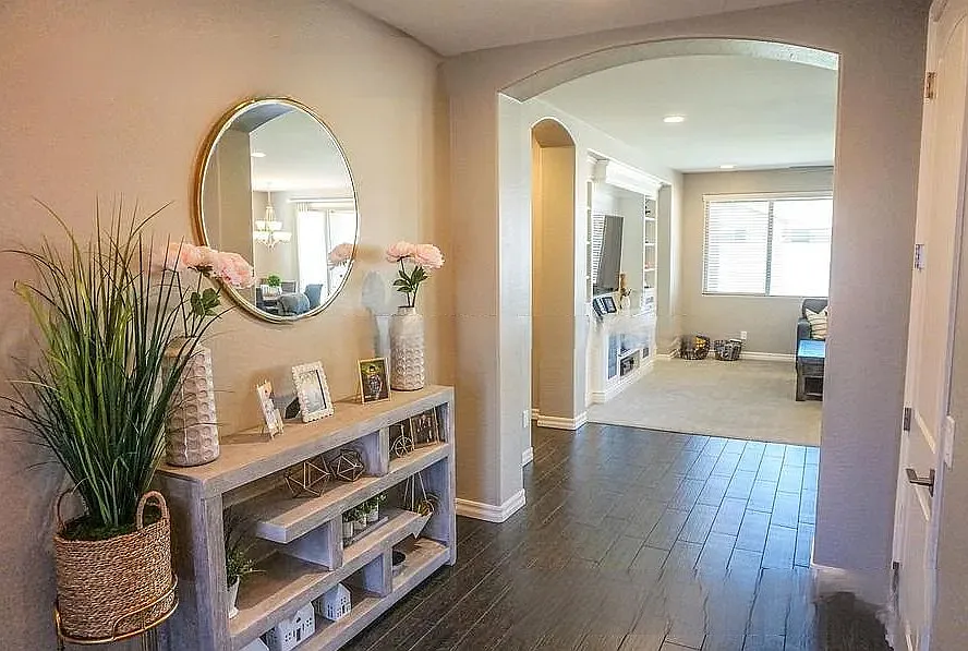 4 bed, 2200 sqft, $3,250 — Photo 3