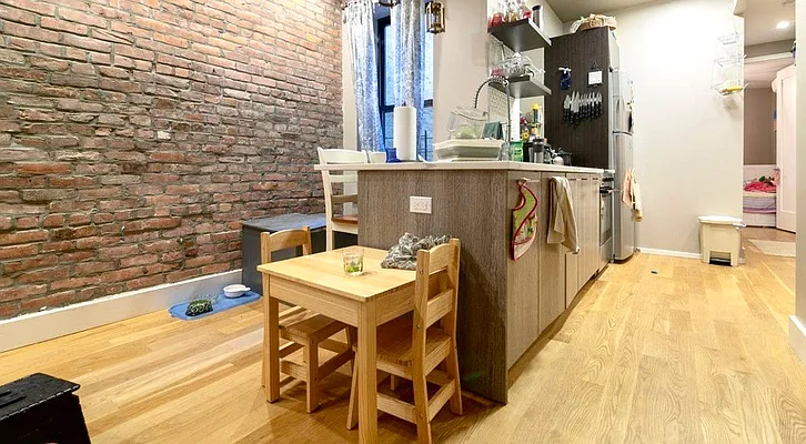 Rented by Bold New York | media 10