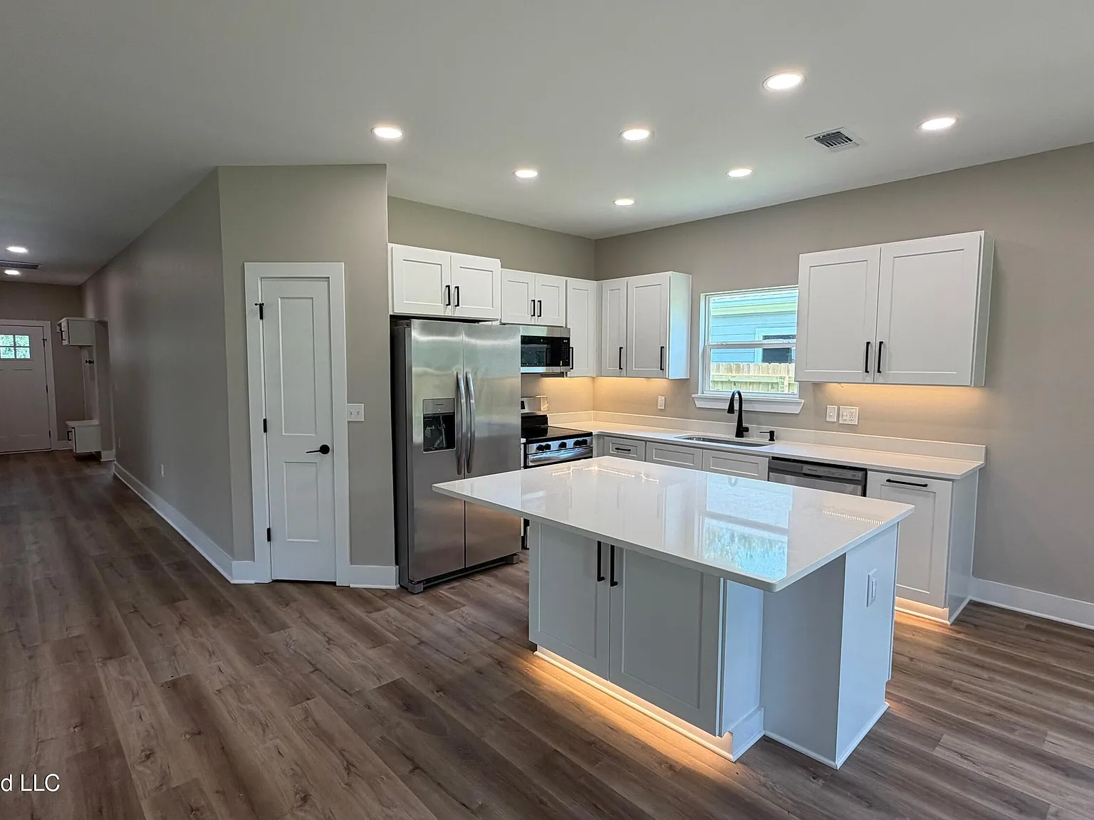 4 bed, 2.0 bath, 1567 sqft, $2,200 — Photo 4