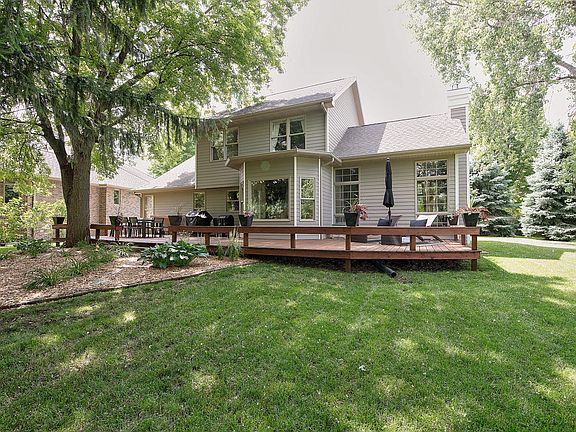 4th image of 208 Emerald Meadows Dr